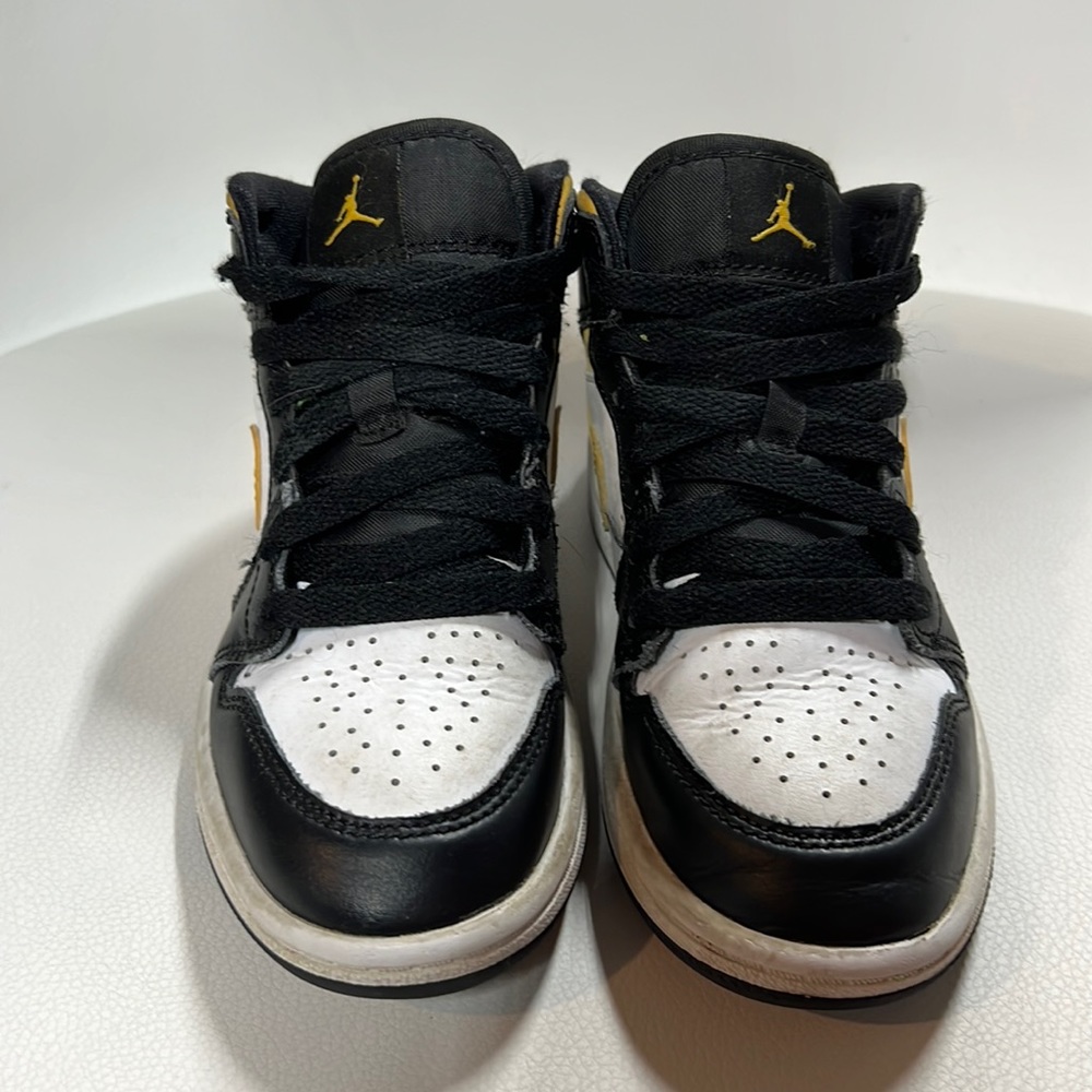 Kids / toddler / youth Nike Air Jordan’s Mid